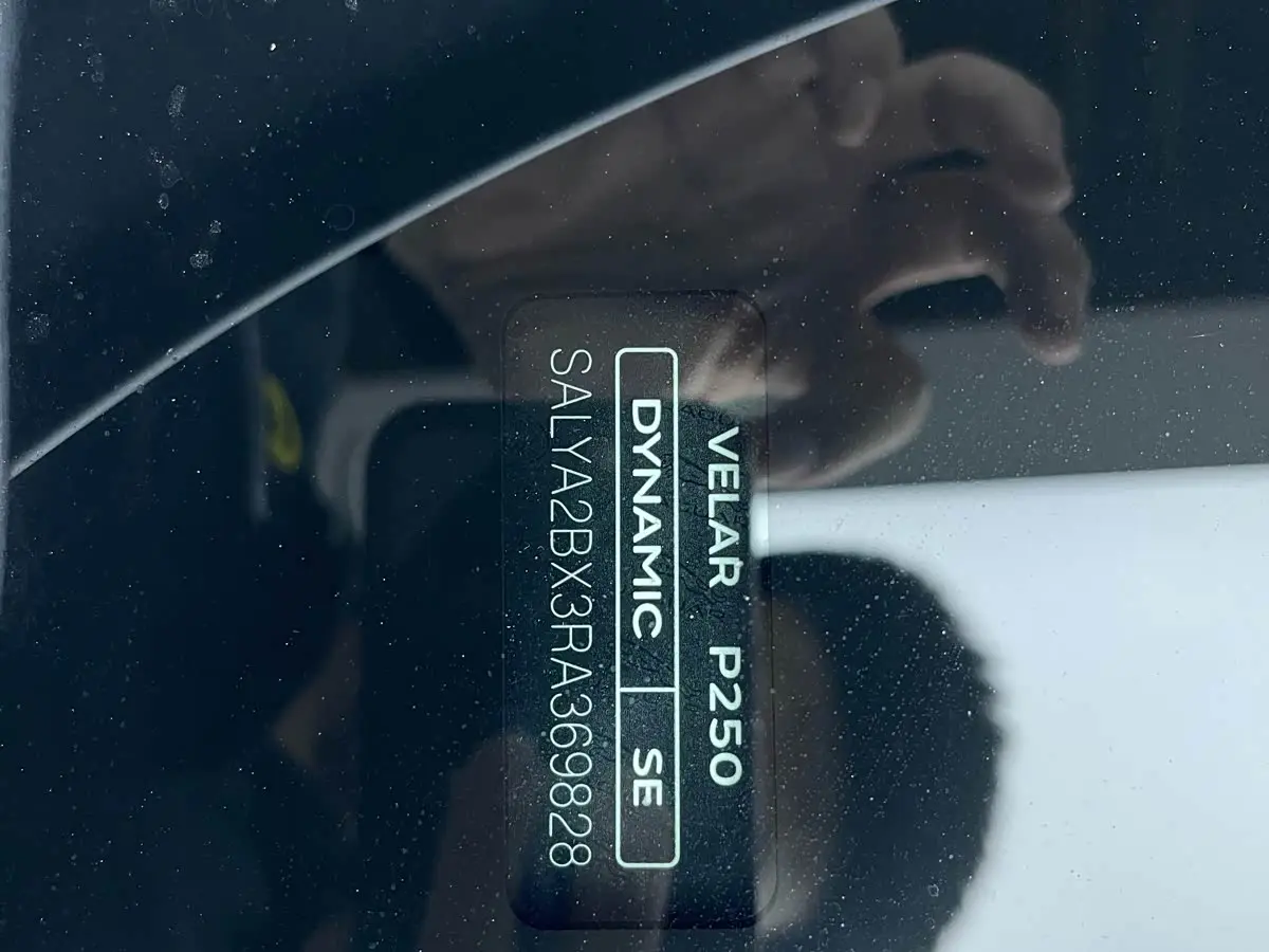 Land Rover Range Rover Velar 2024 — Şəkil 18/20