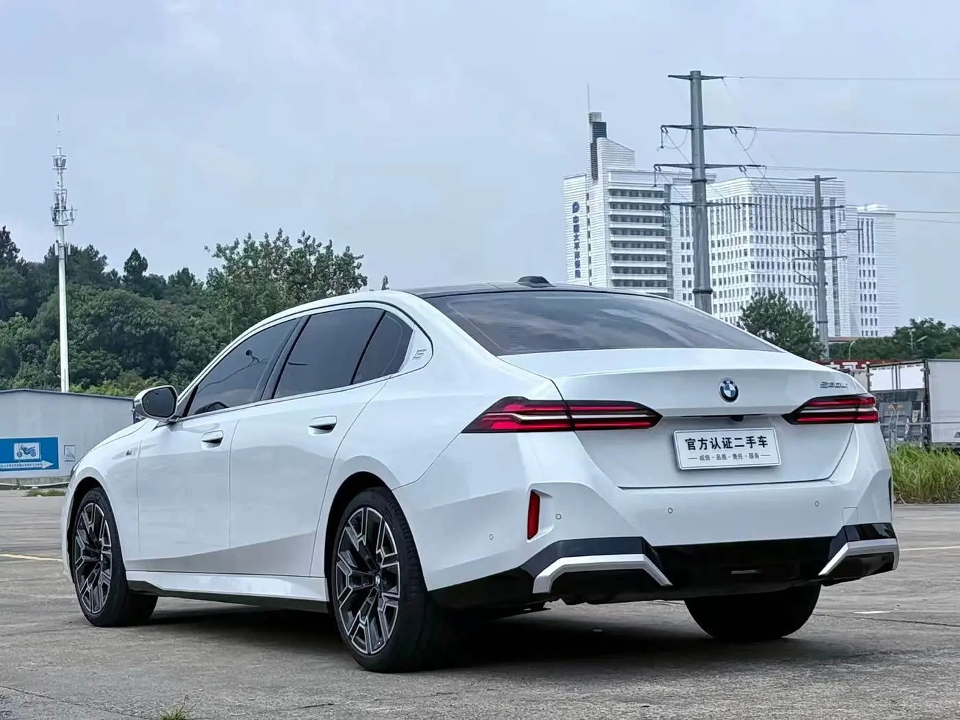 BMW 5 Series 2025 — Şəkil 9/11