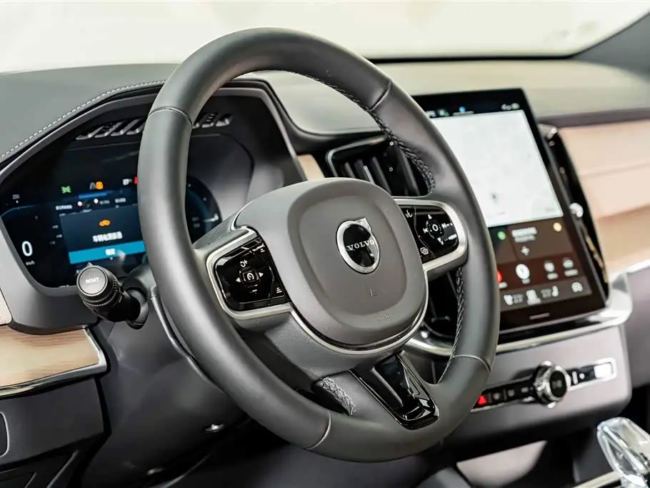 Volvo XC90 Plug-in Hybrid 2026 — Photo 11/20