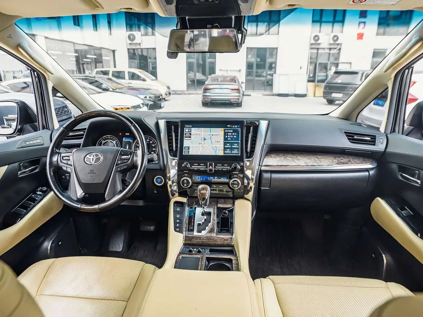 Toyota Vellfire 2021 — Photo 7/11