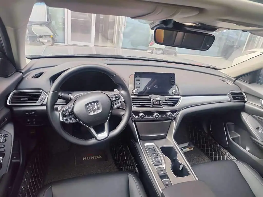 Honda Accord 2020 — Photo 9/10