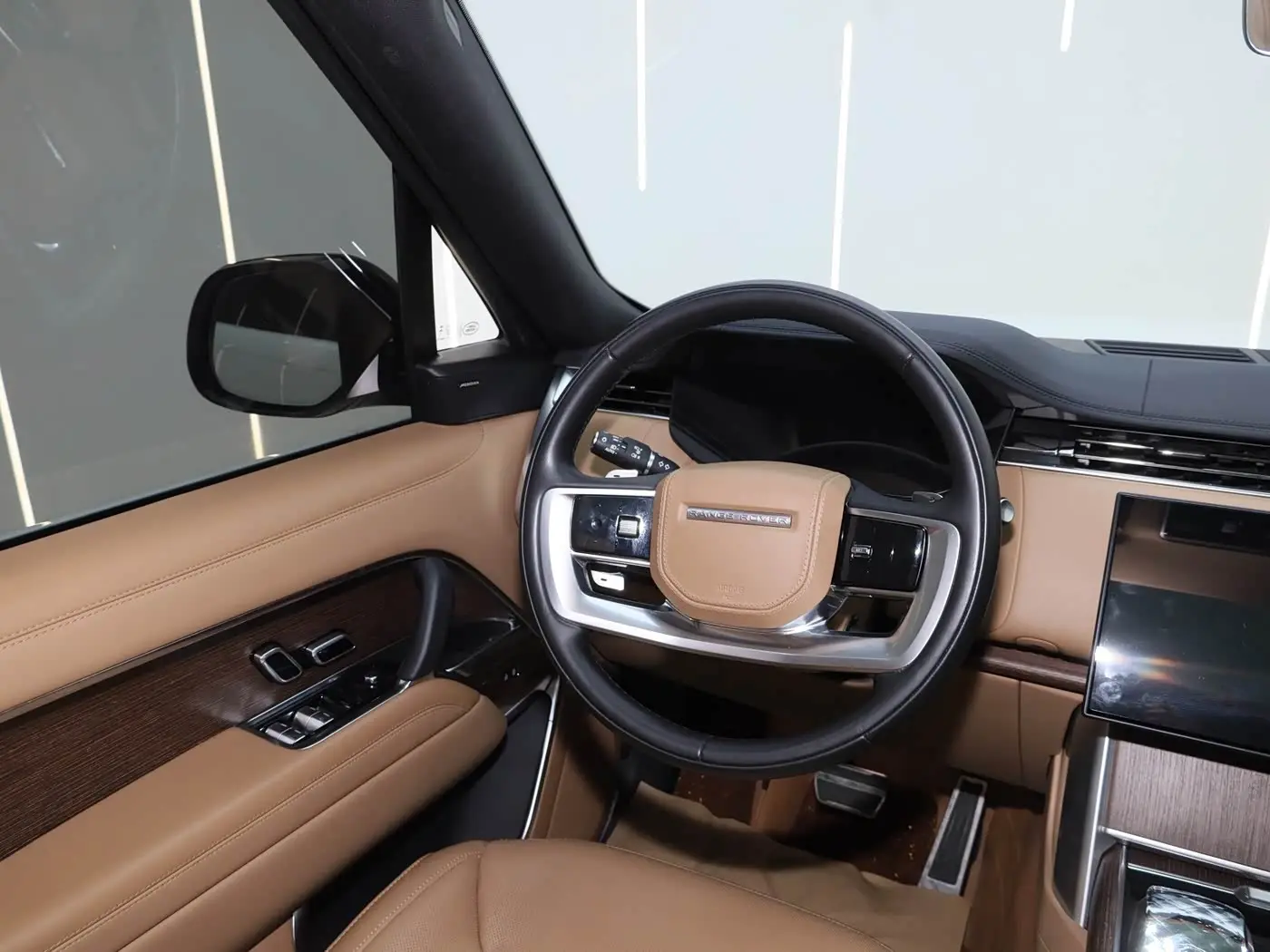 Land Rover Range Rover 2024 — Фото 17/20