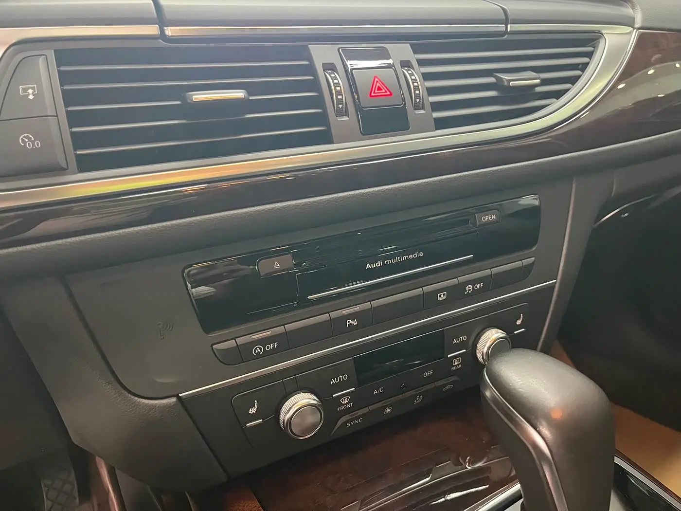 Audi A6L 2017 — Photo 10/16