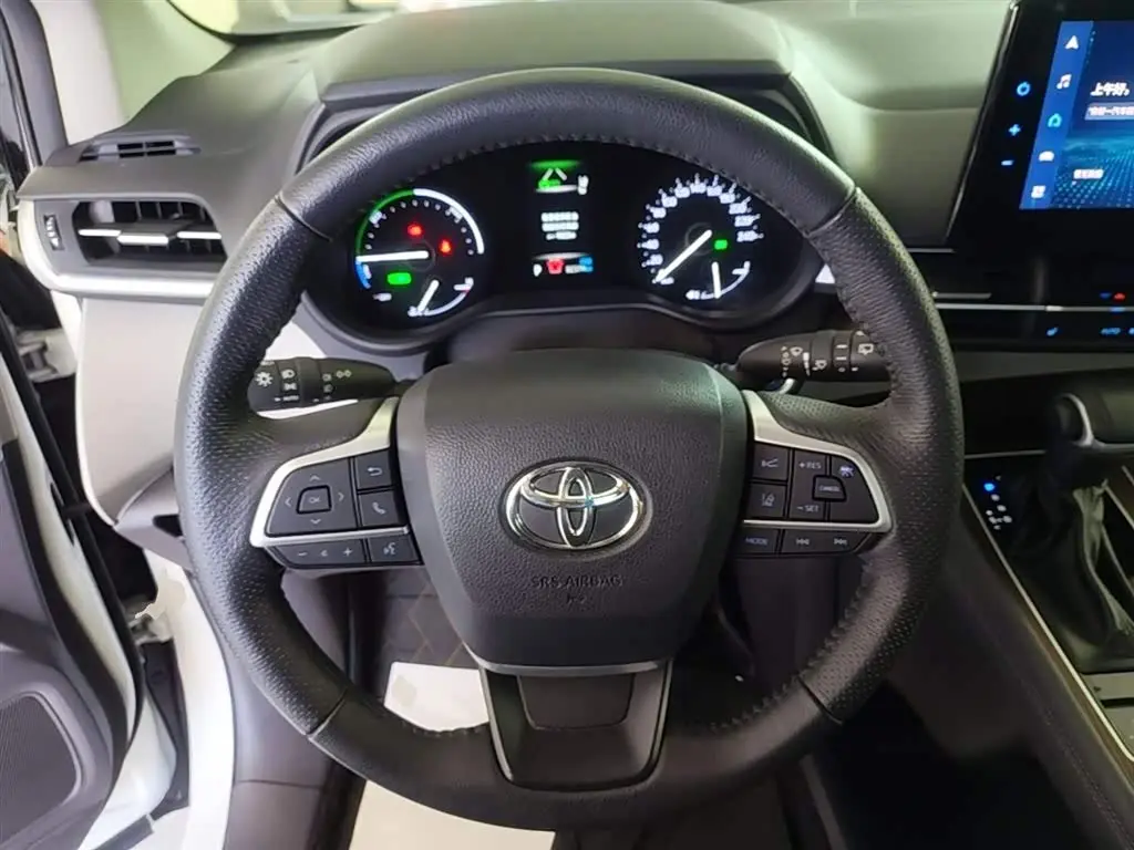 Toyota Granvia 2023 — Photo 11/20
