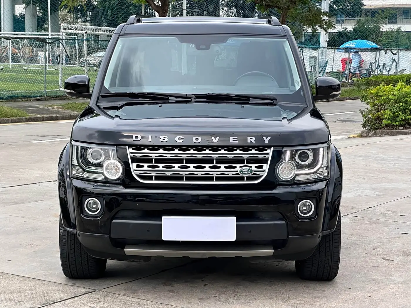 Land Rover Discovery 2015 — Photo 3/20