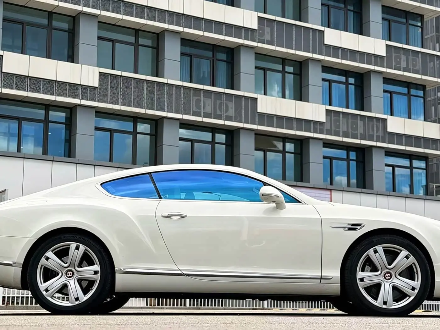 Bentley Continental 2013 — Photo 6/9