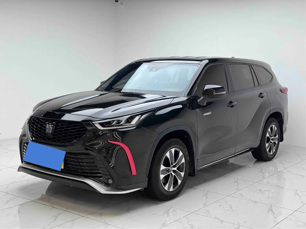 Toyota Crown Kluger 2021 — Photo 1/16
