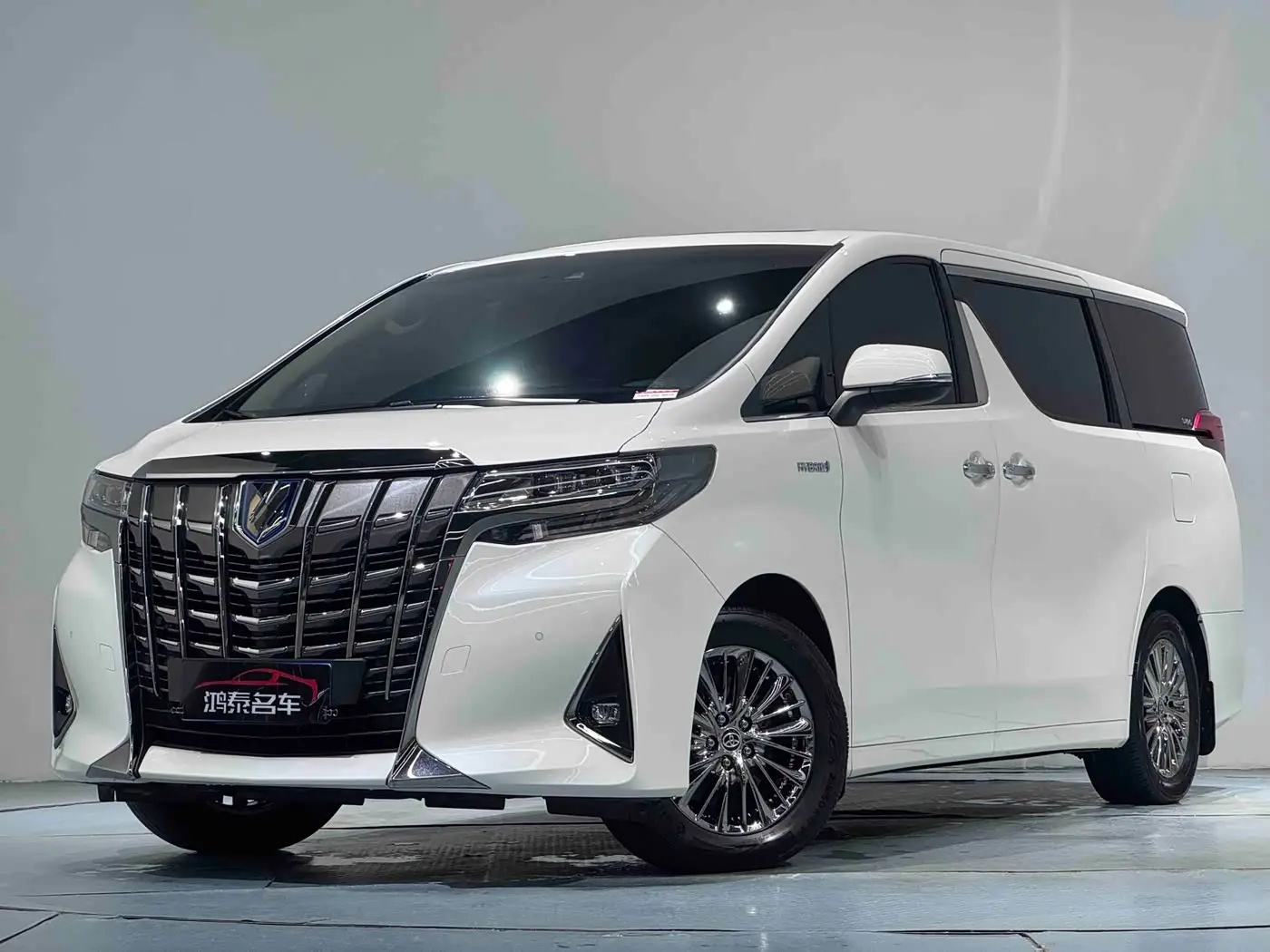 Toyota Alphard 2021 — Photo 1/20
