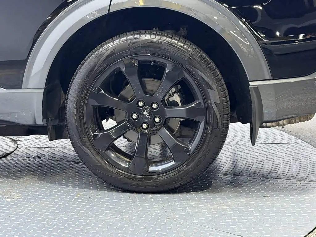 Ford Explorer 2020 — Фото 8/17