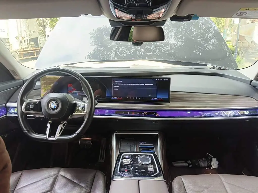 BMW 7 Series 2023 — Фото 12/13