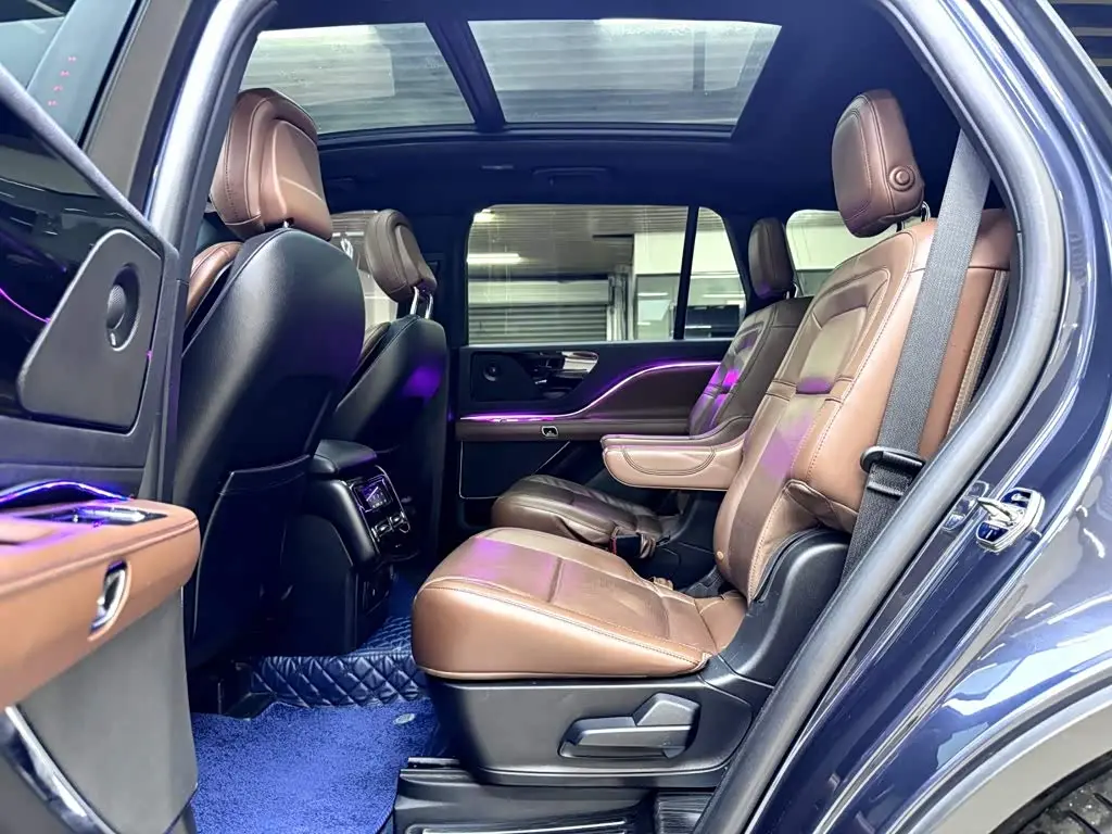 Lincoln Aviator 2020 — Photo 12/20