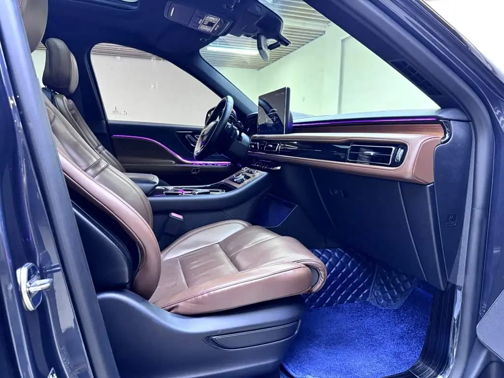 Lincoln Aviator 2020 — Photo 11/20