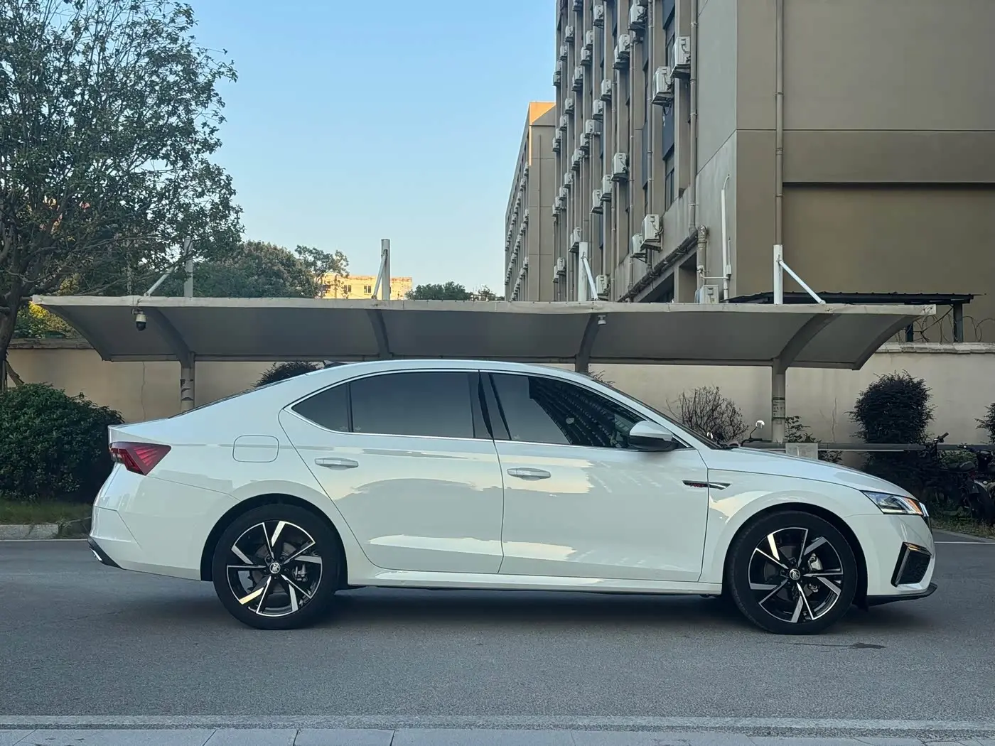 Škoda Octavia 2023 — Фото 4/20