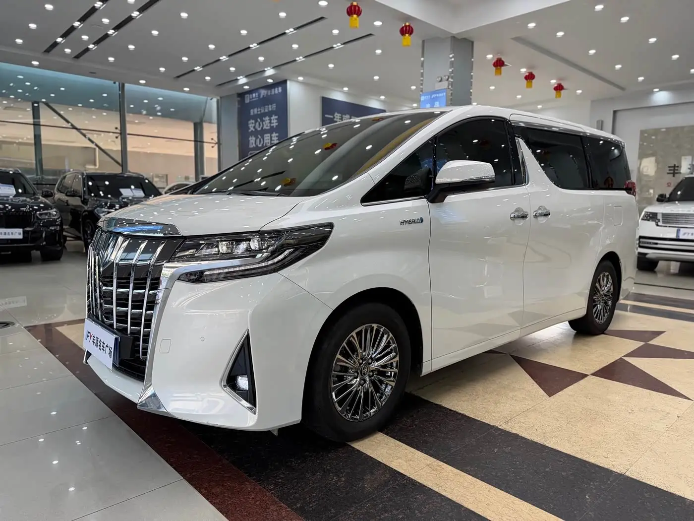 Toyota Alphard 2022 — ფოტო 1/20