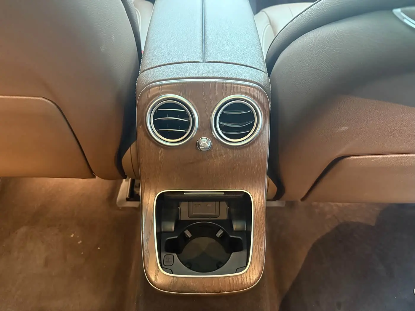 Mercedes-Benz E-Class 2023 — Фото 17/20