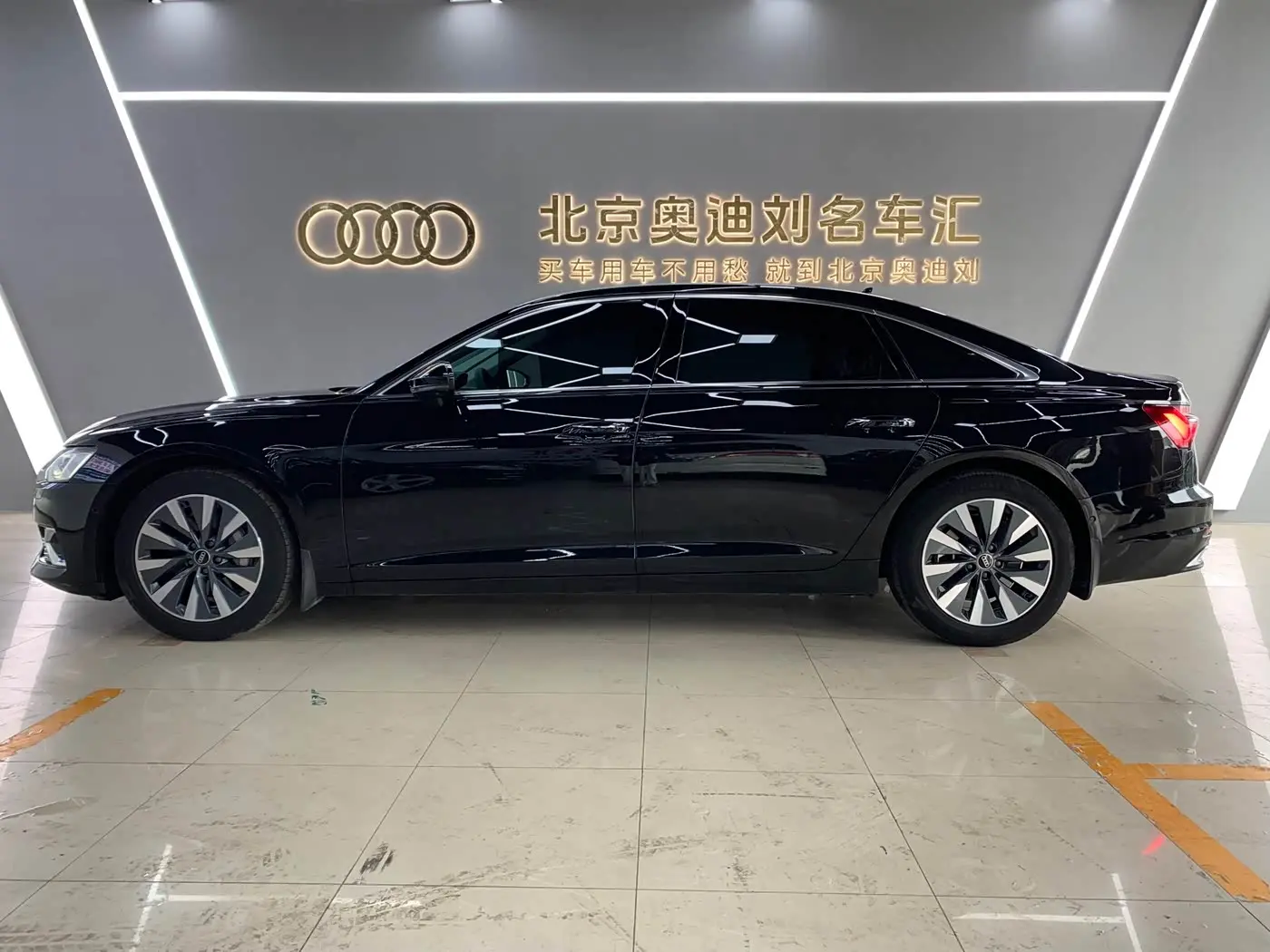 Audi A6L 2023 — Photo 4/20