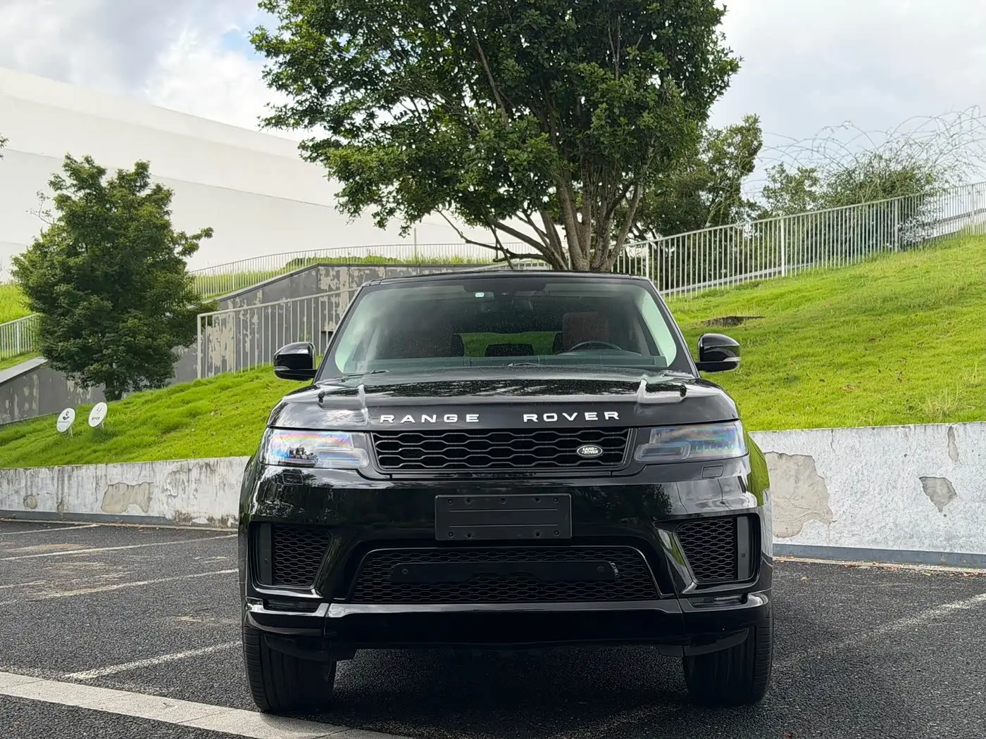 Land Rover Range Rover Sport 2016 — Photo 2/10