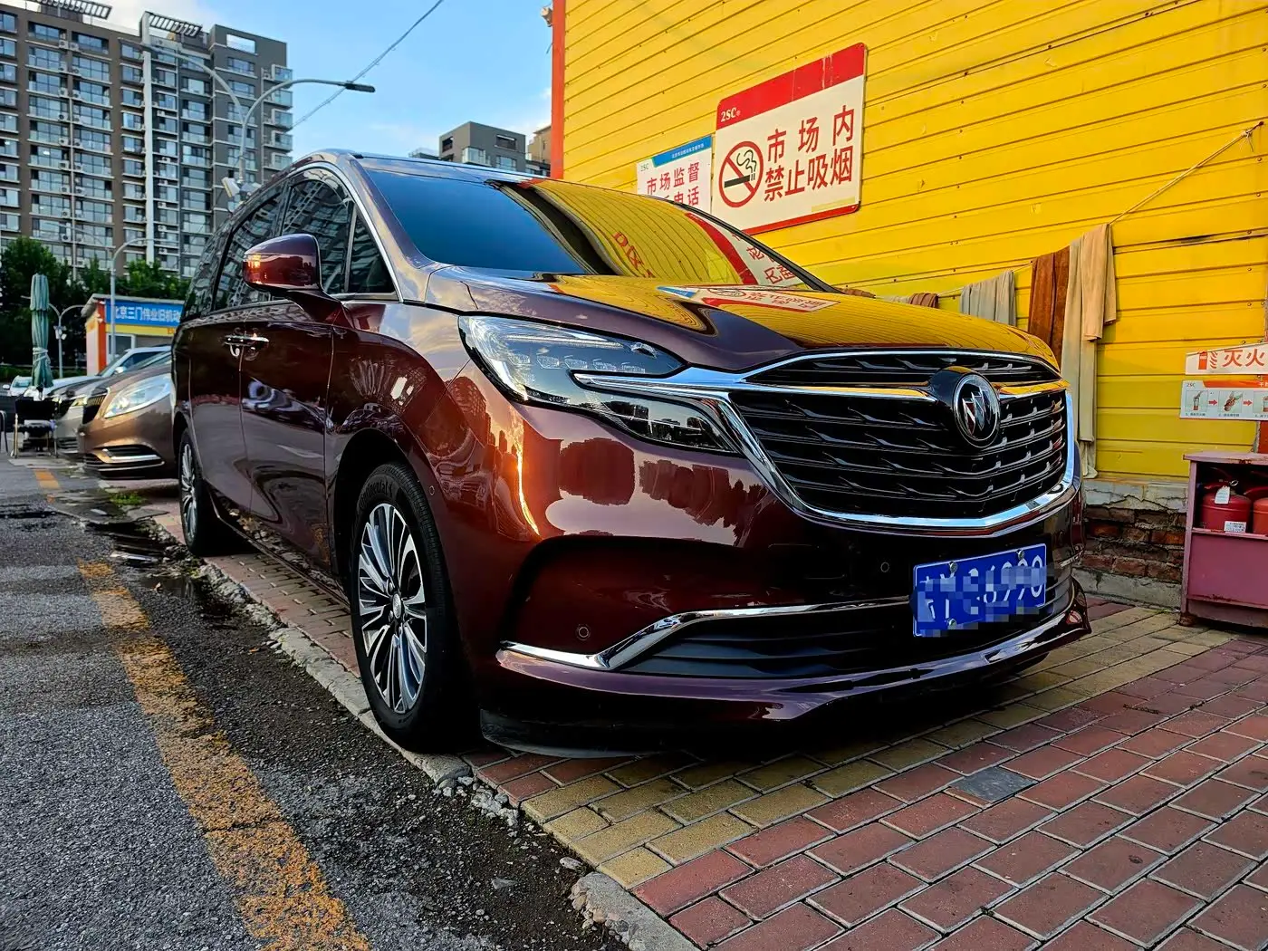 Buick GL8 2022 — Photo 2/16