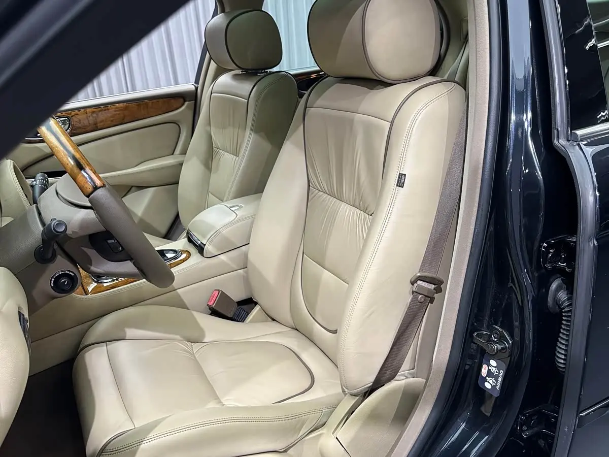 Jaguar XJ 2005 — Şəkil 16/20