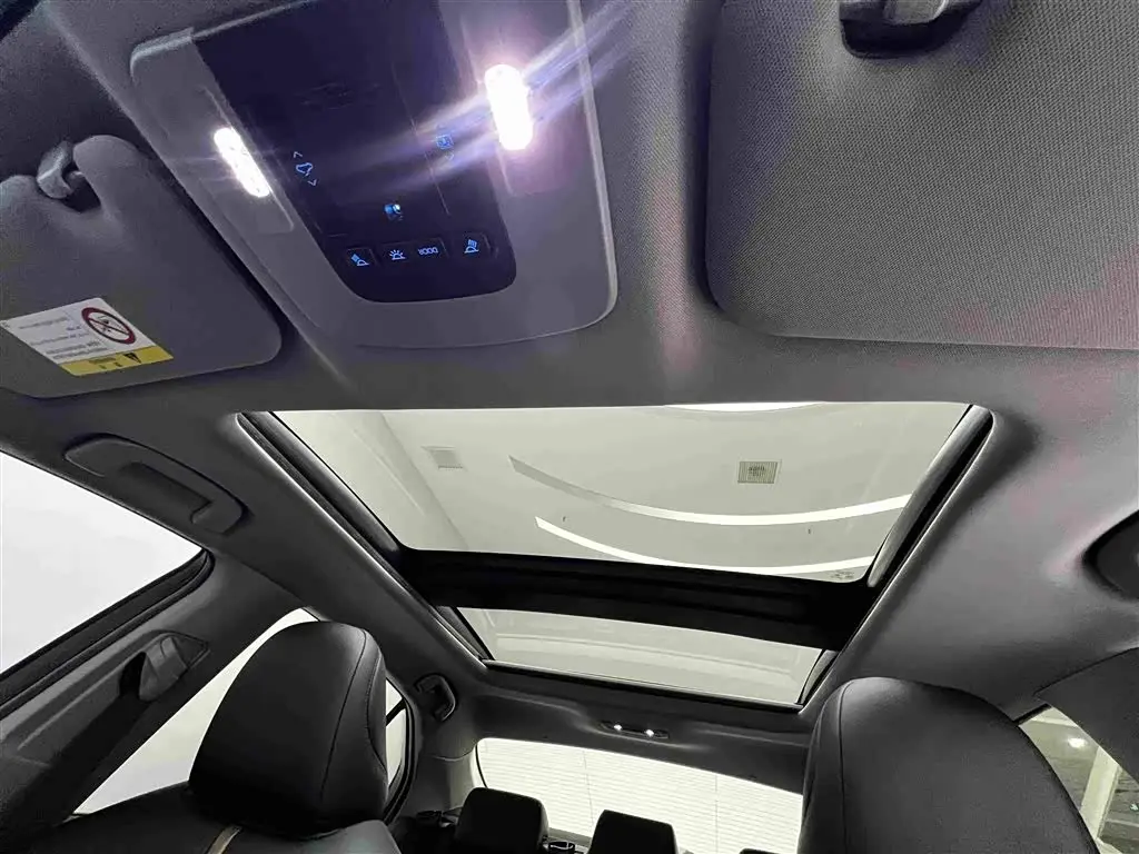 Toyota Camry 2021 — Фото 11/20