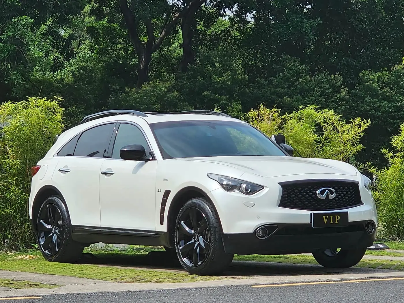 Infiniti QX70 2018 — Фото 3/13