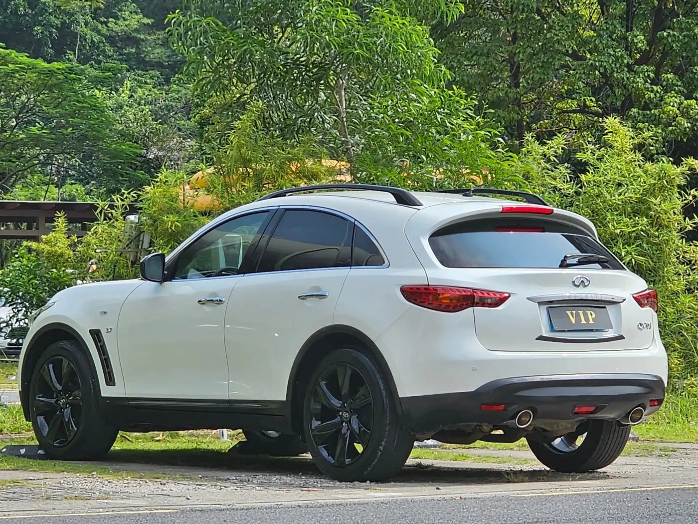 Infiniti QX70 2018 — Фото 10/13