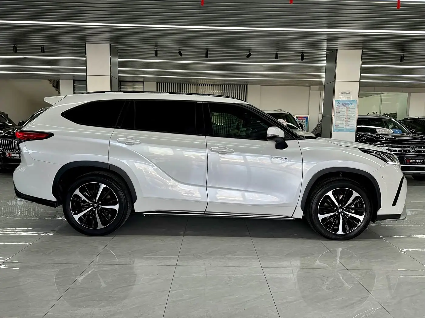 Toyota Crown Kluger 2022 — Şəkil 6/12