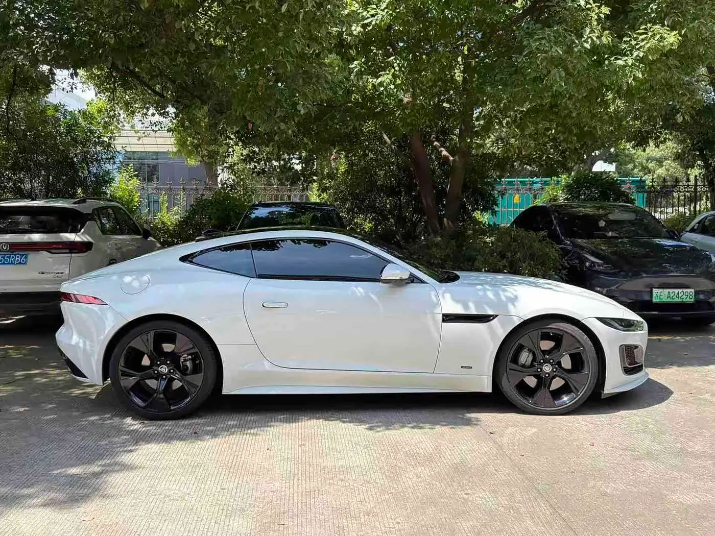 Jaguar F-TYPE 2025 — Photo 13/15