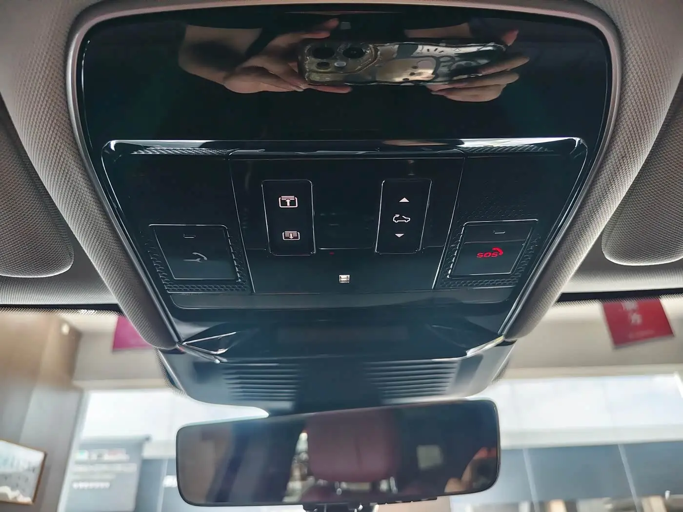 Land Rover Range Rover Sport 2024 — Photo 12/20