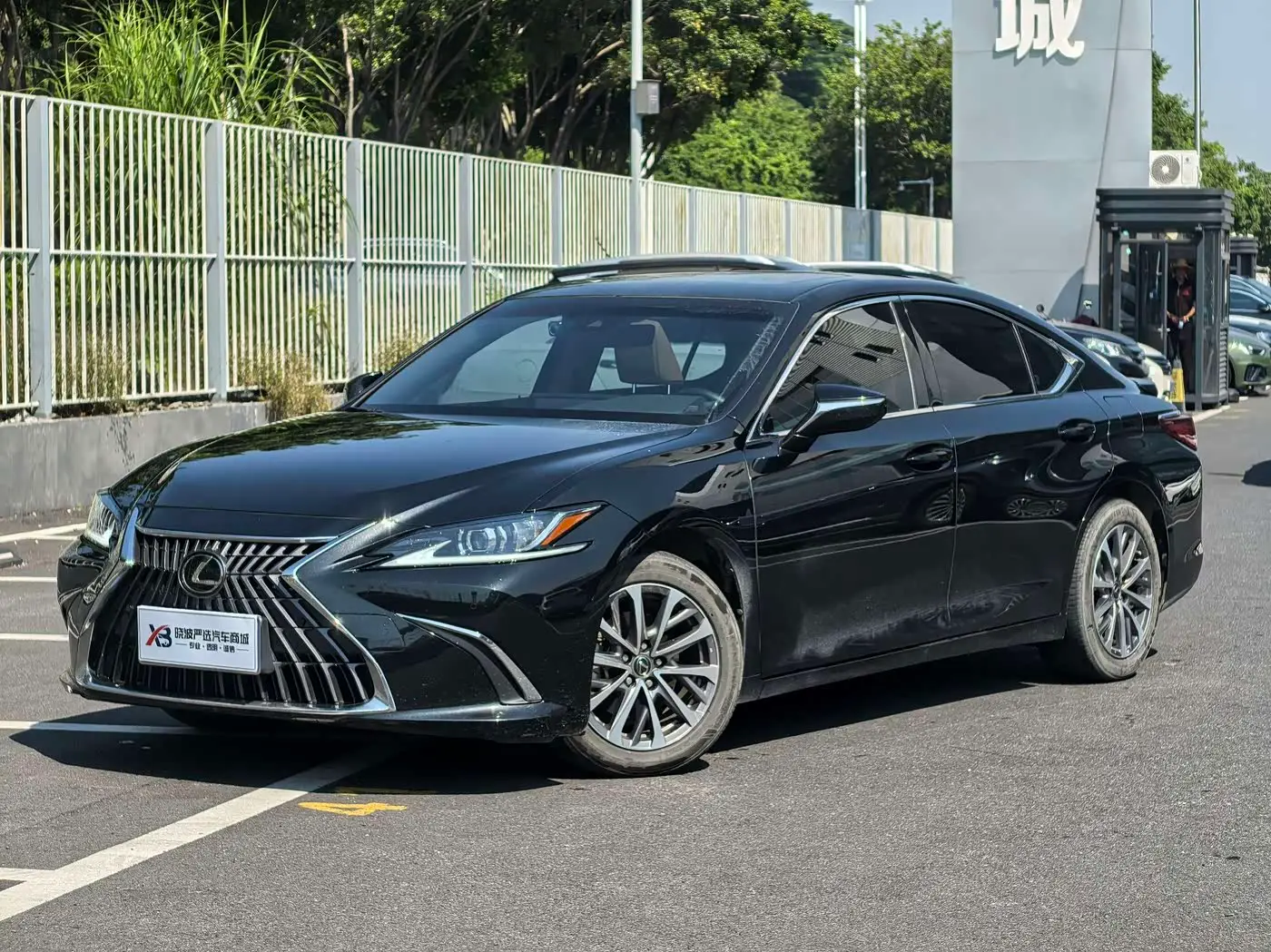 Lexus ES, 2022