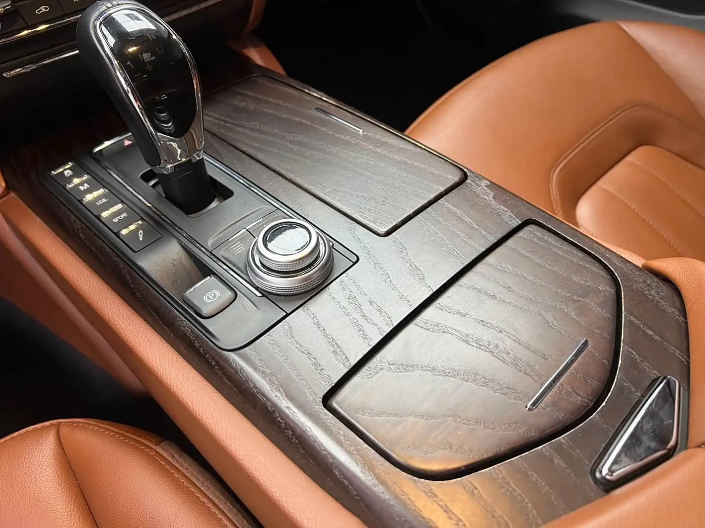 Maserati Quattroporte 2018 — Şəkil 6/11