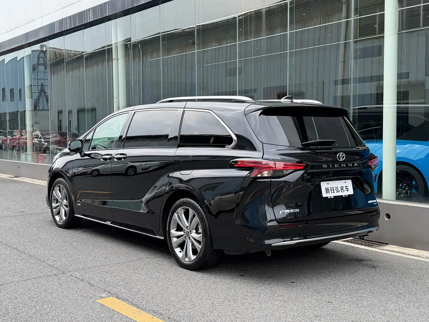 Toyota Sienna 2024 — Şəkil 5/19