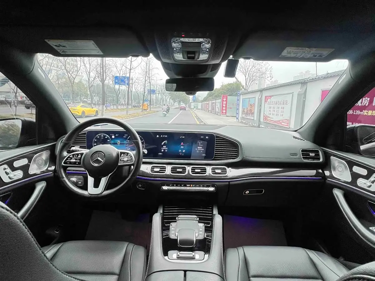 Mercedes-Benz GLS 2022 — Photo 10/13