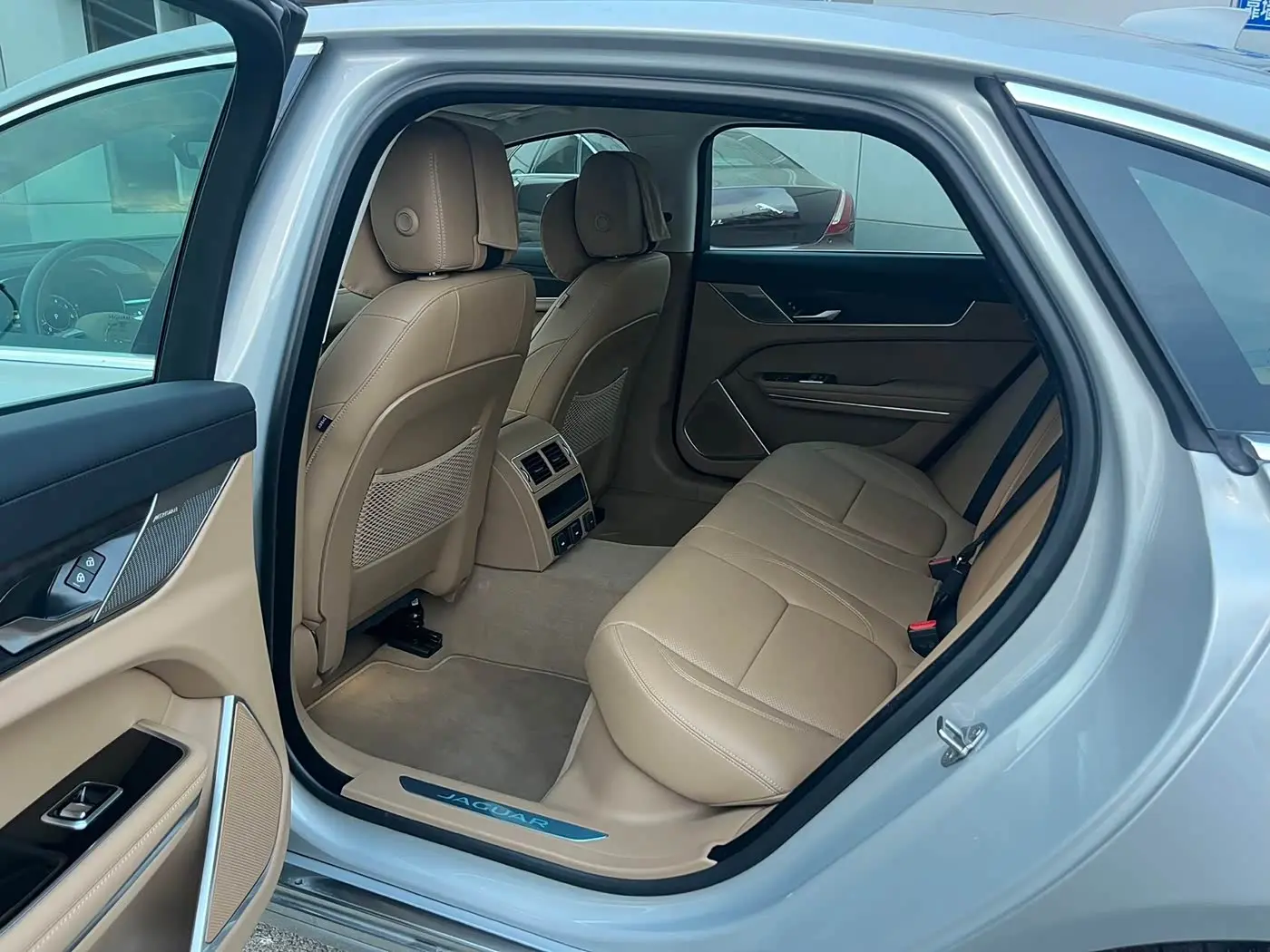 Jaguar XFL 2025 — Photo 6/12