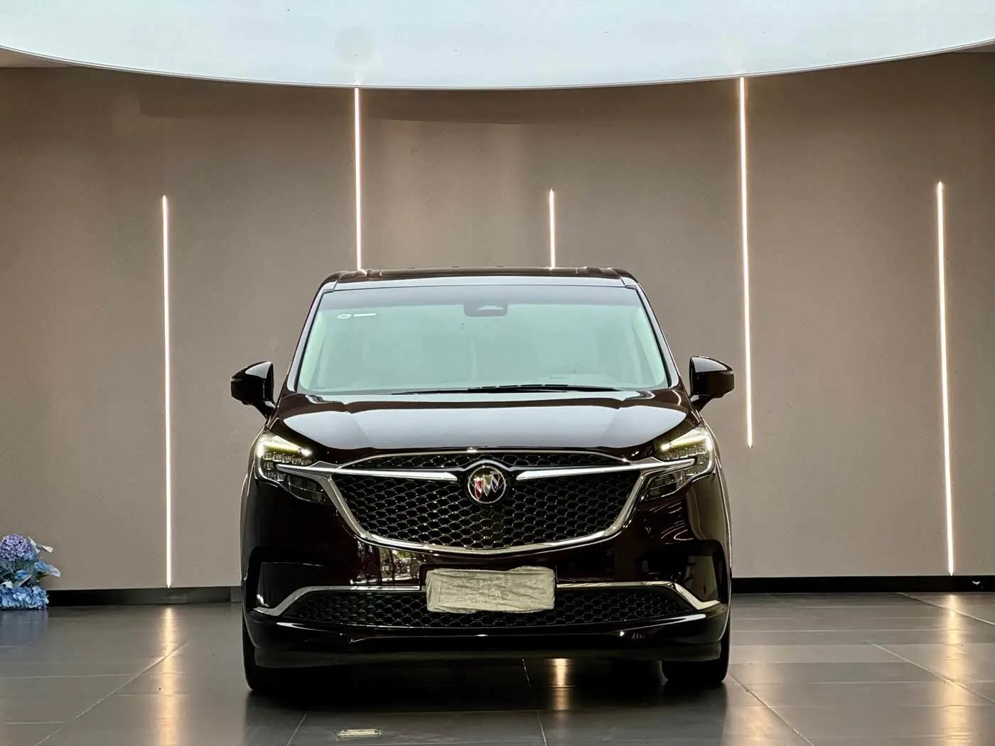 Buick GL8 2022 — Şəkil 2/12