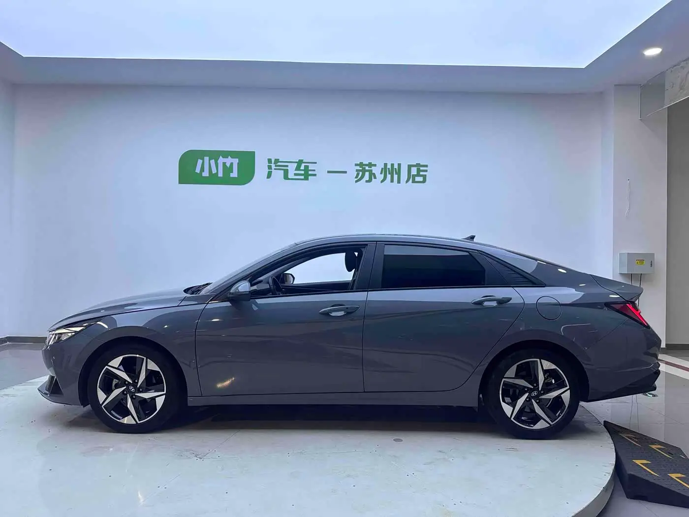 Hyundai Elantra 2022 — Фото 4/20