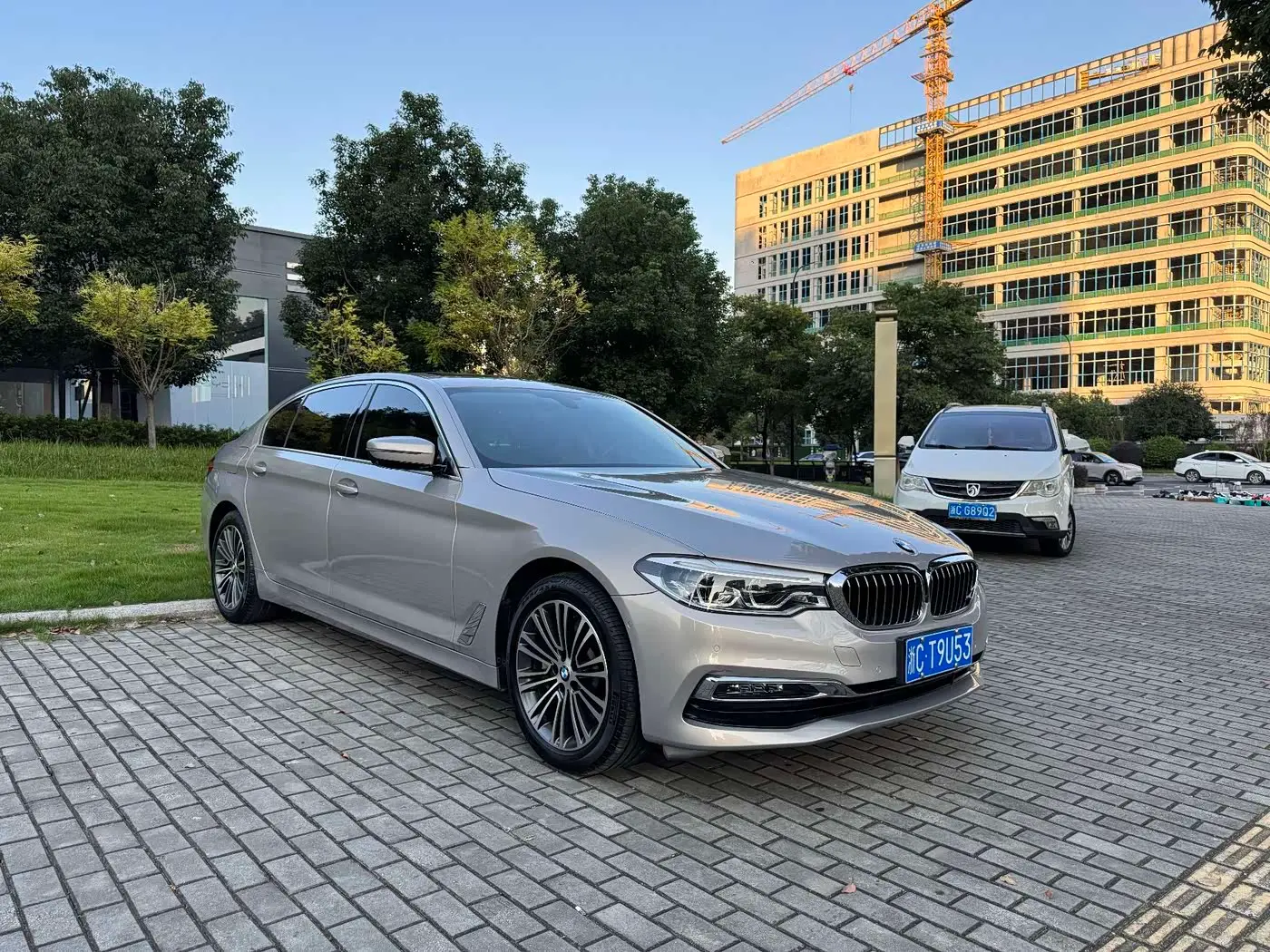 BMW 5 Series 2018 — Фото 3/9
