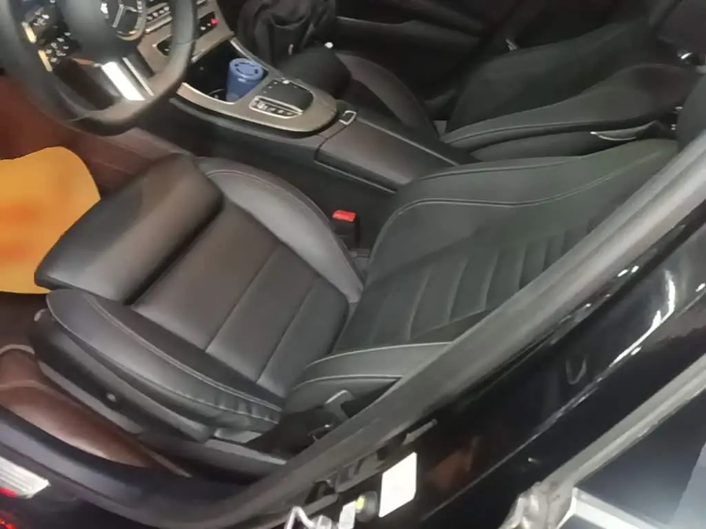 Mercedes-Benz E-Class 2021 — Photo 11/20