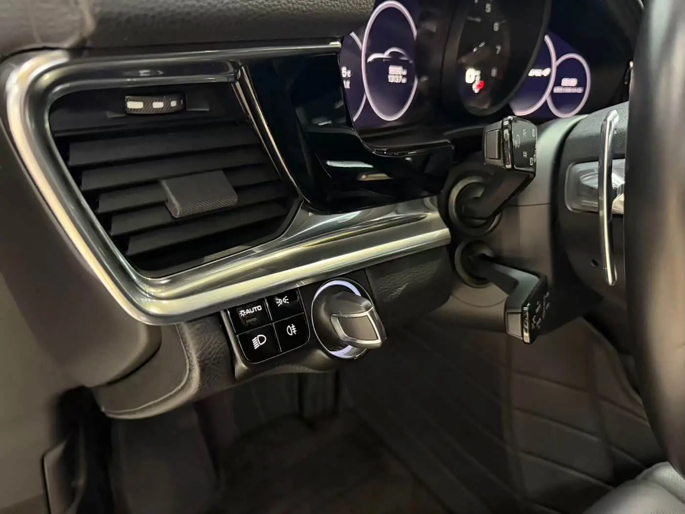 Porsche Panamera 2018 — Photo 12/16