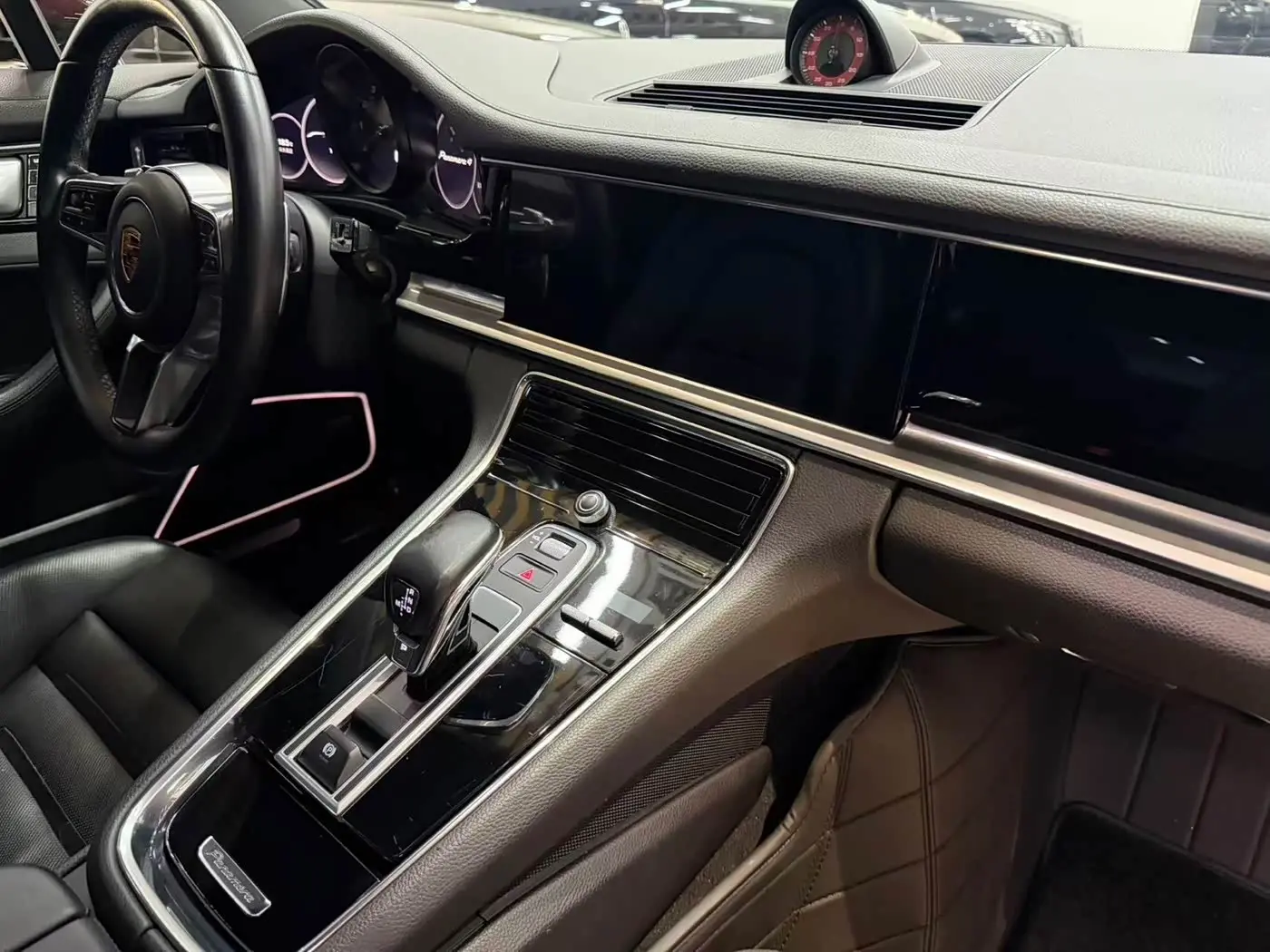 Porsche Panamera 2018 — Photo 15/16
