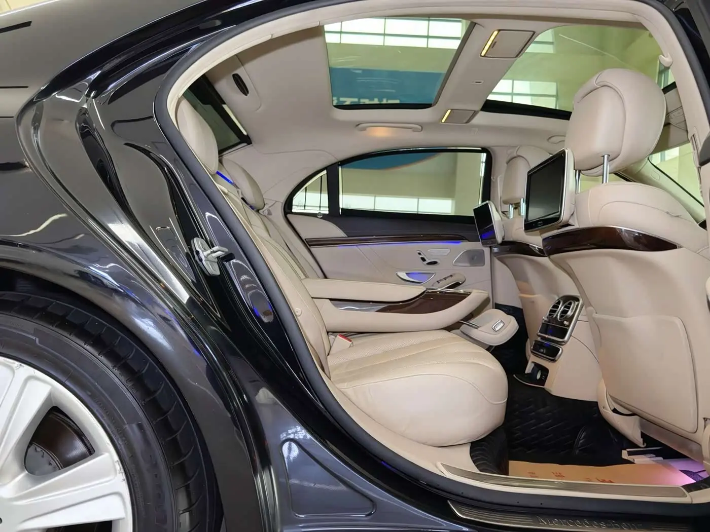 Mercedes-Benz S-Class 2016 — Photo 14/20