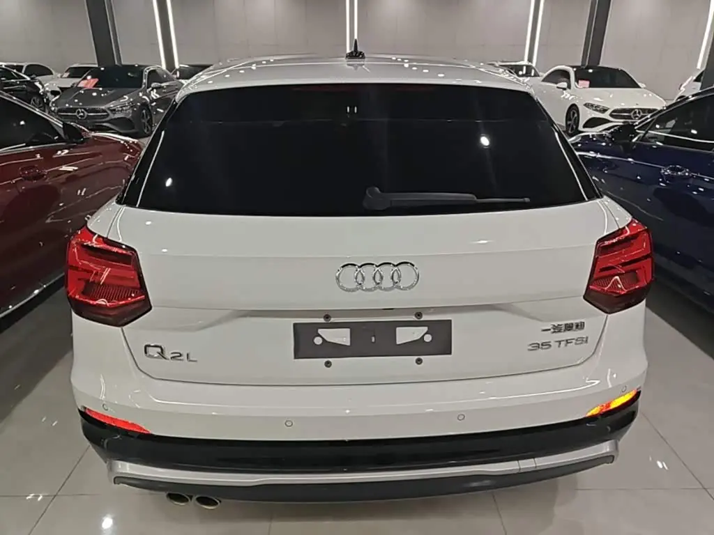 Audi Q2L 2020 — Фото 6/20