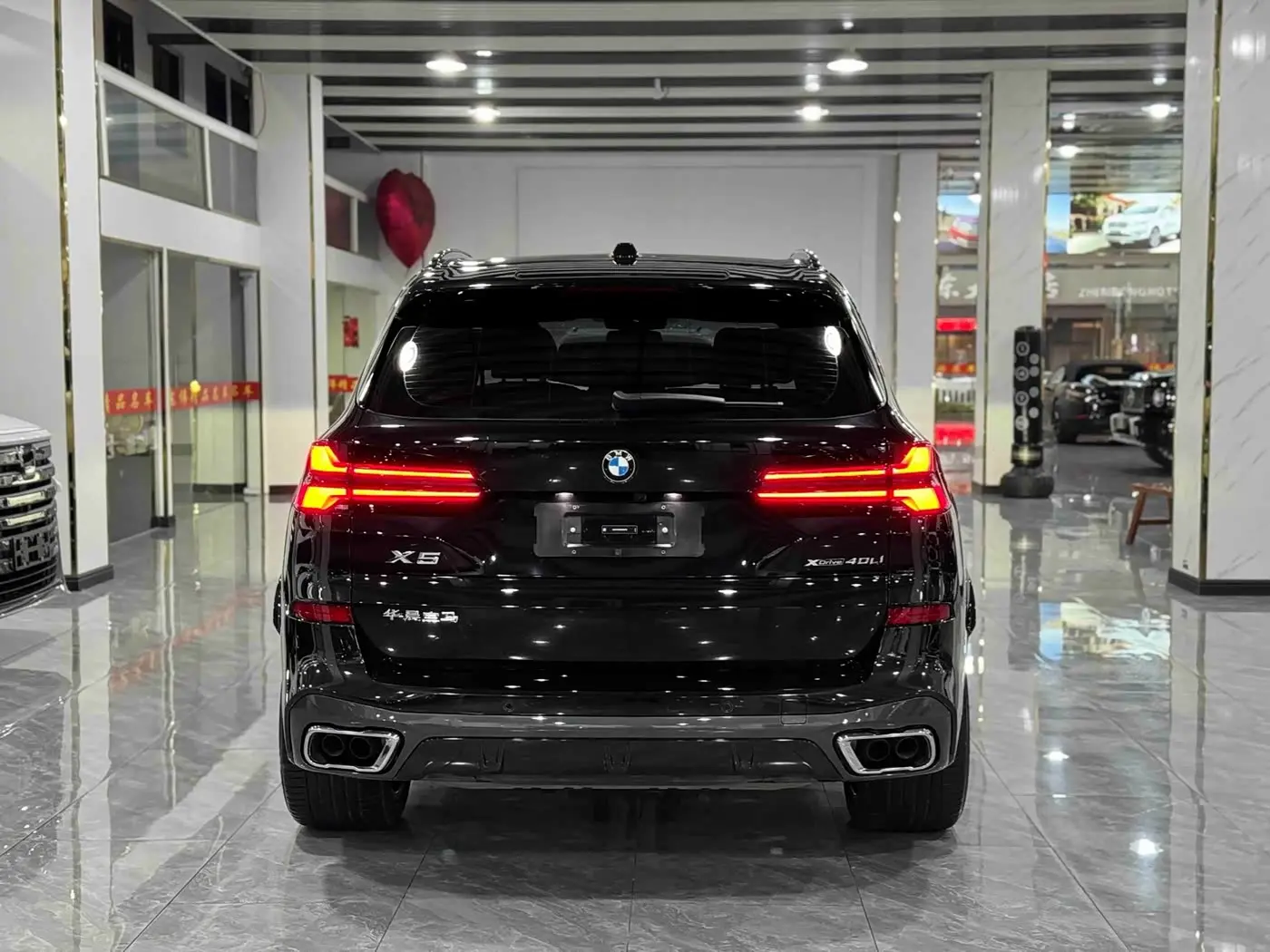 BMW X5 2025 — Фото 16/17
