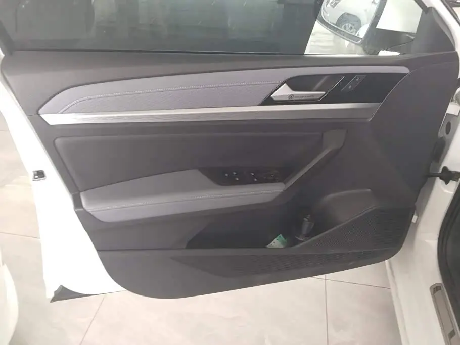 Volkswagen Lavida 2023 — Şəkil 7/16