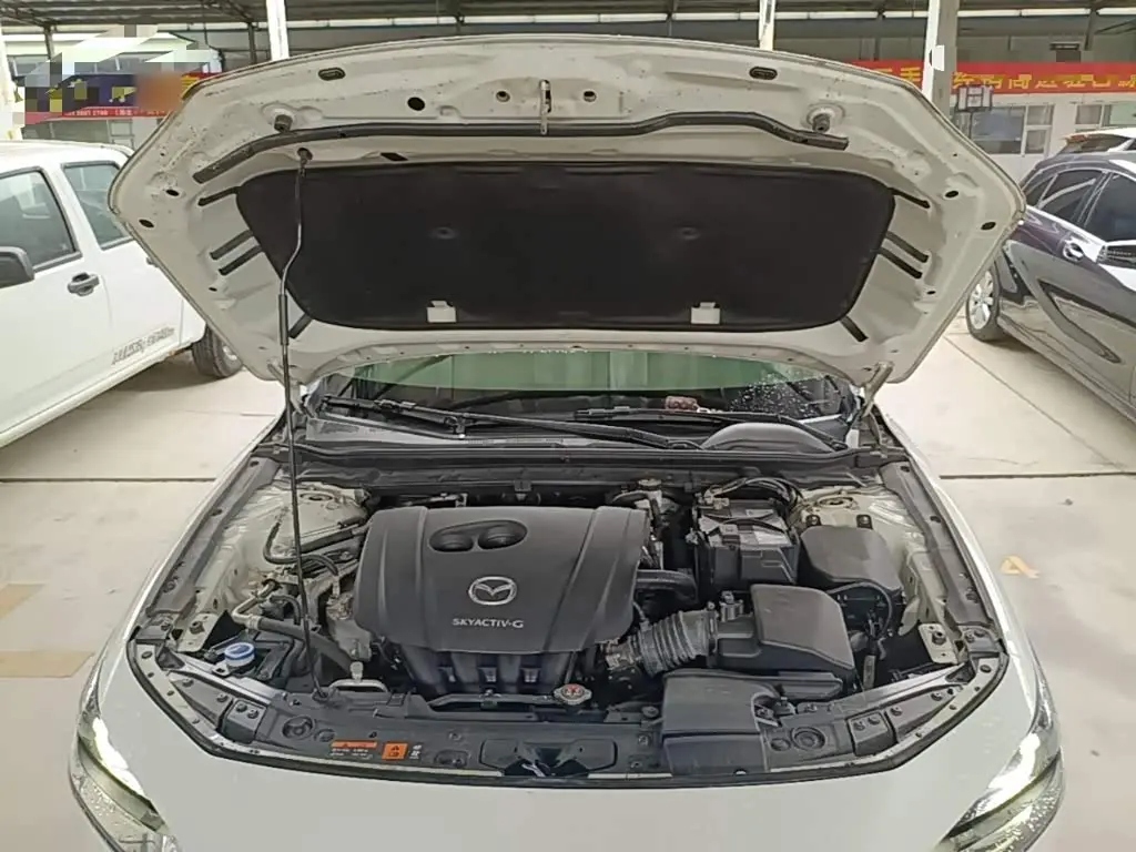 Mazda Mazda3 Axela 2022 — Photo 16/20