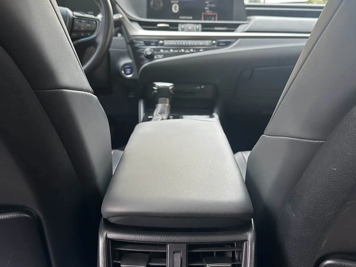 Lexus ES 2020 — Şəkil 11/20