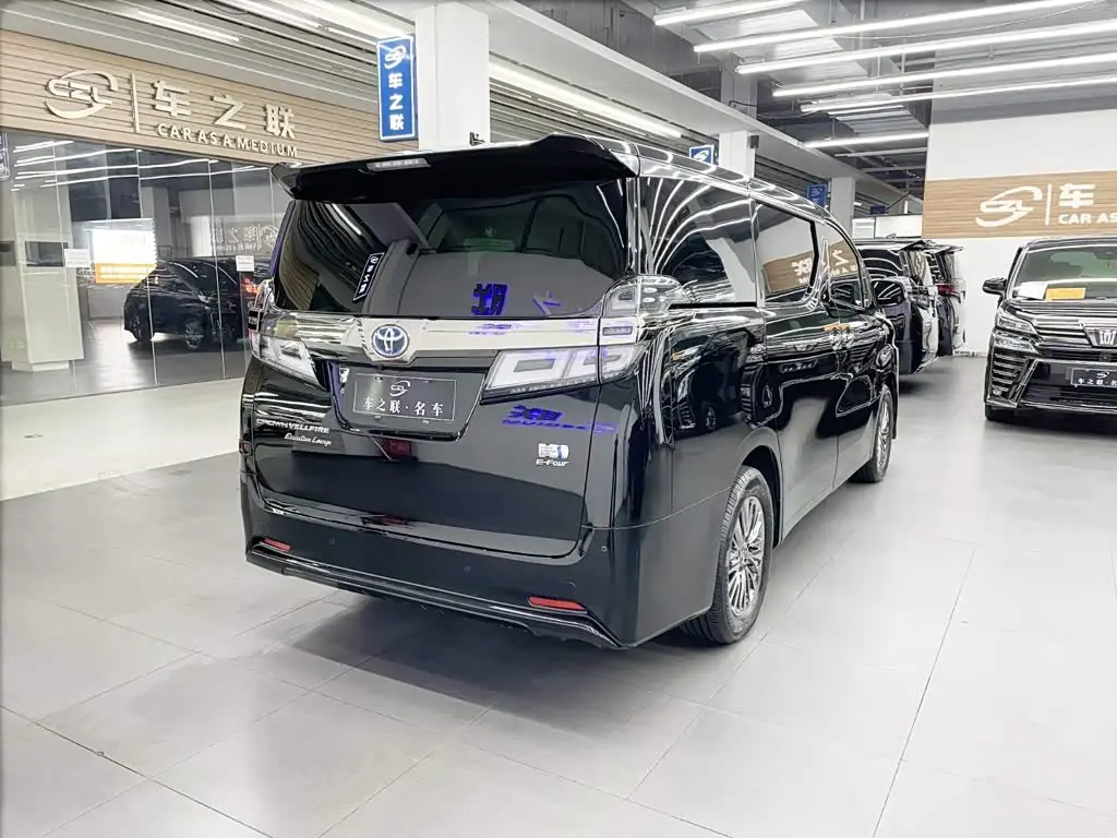Toyota Vellfire 2022 — Photo 6/16