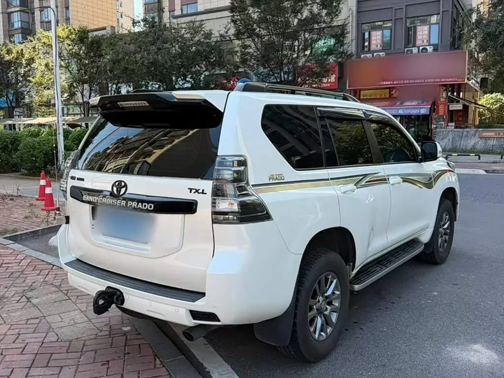 Toyota Prado 2016 — Photo 6/10