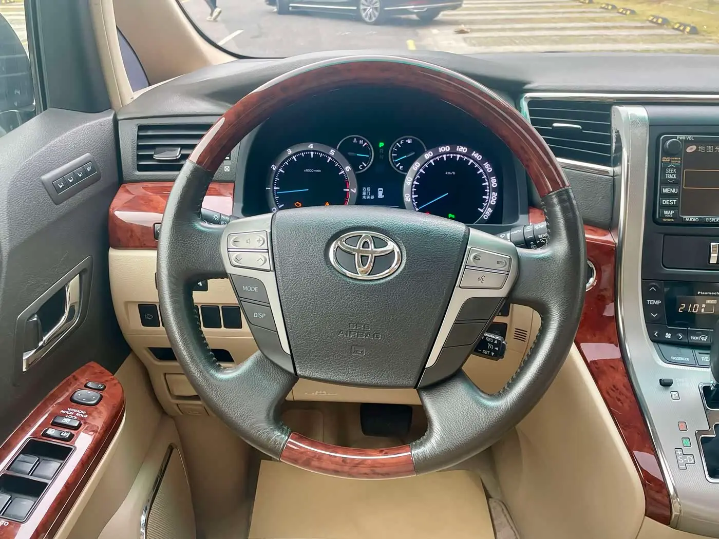 Toyota Alphard 2011 — Şəkil 10/20