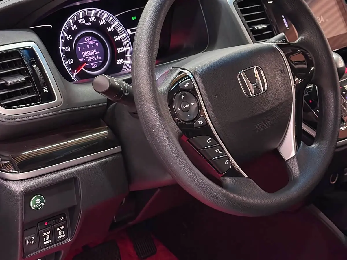 Honda Odyssey 2019 — Photo 7/15